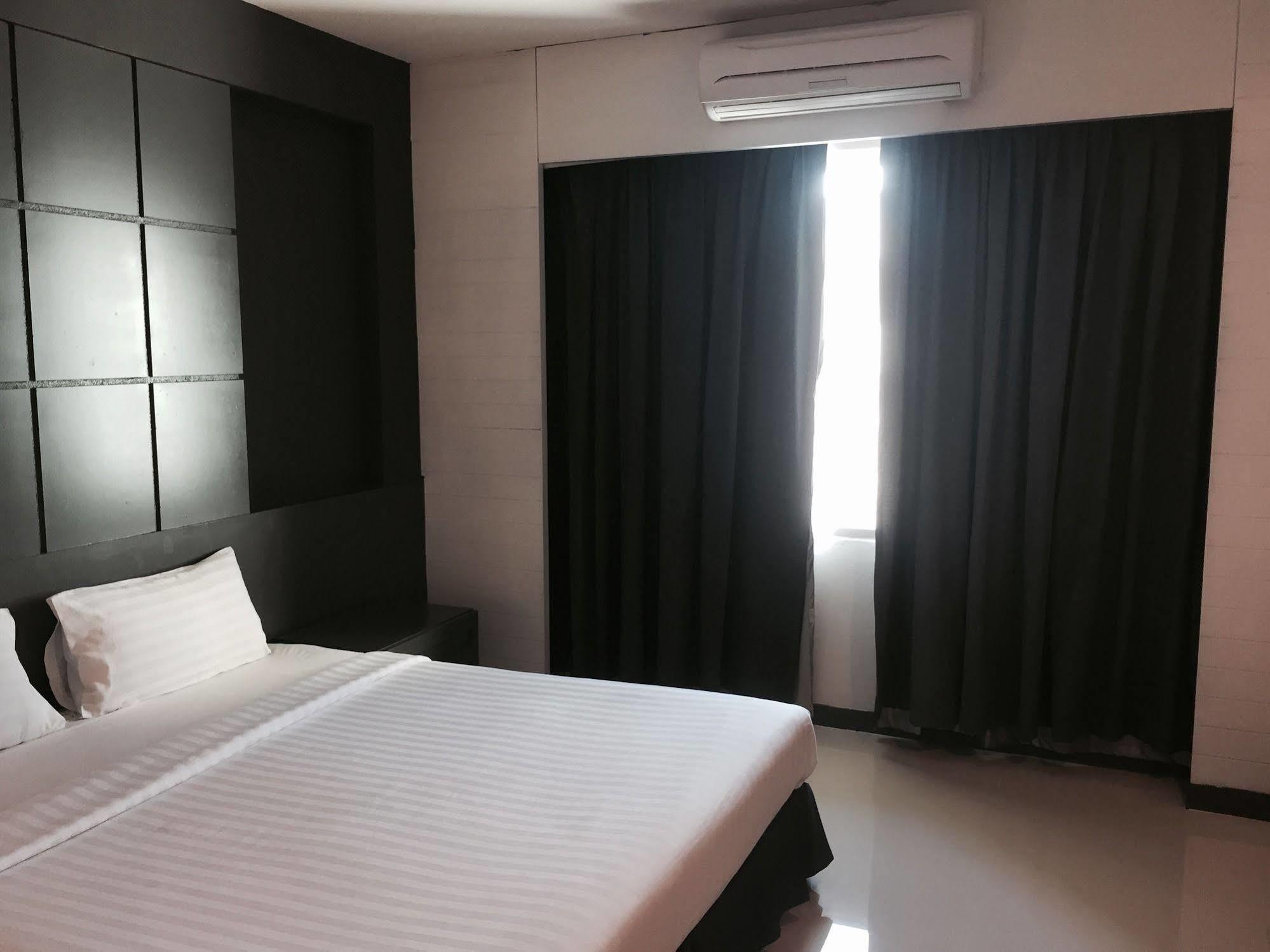 Hatyai Holiday Hotel ハートヤイ エクステリア 写真